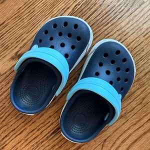 Toddler Crocs 4c/5 / Navy and Light Blue / Crocband / New without tags